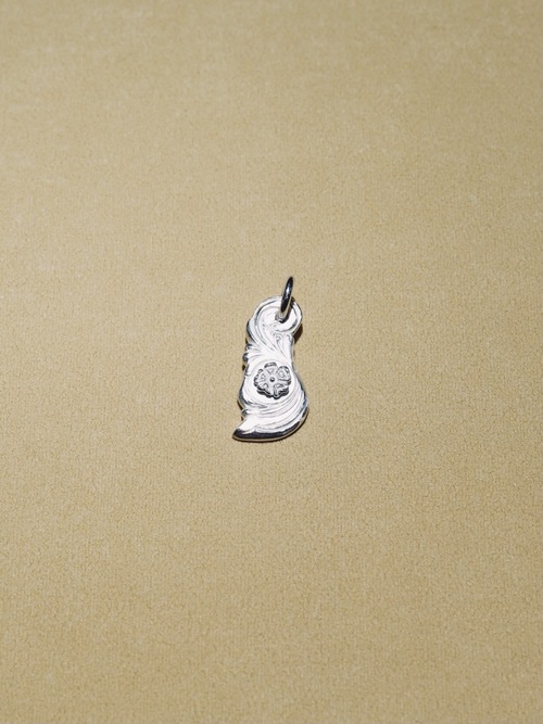  LARRY SMITH - KARAKUSA ROSE WAVING PENDANT No. 179