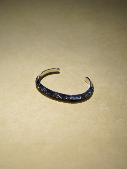  LARRY SMITH - TRIANGLE TAPERED END BRACELET (3 POINT)
