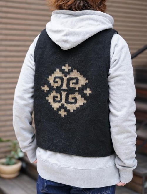  OAXACA - RUG VEST - BLACK